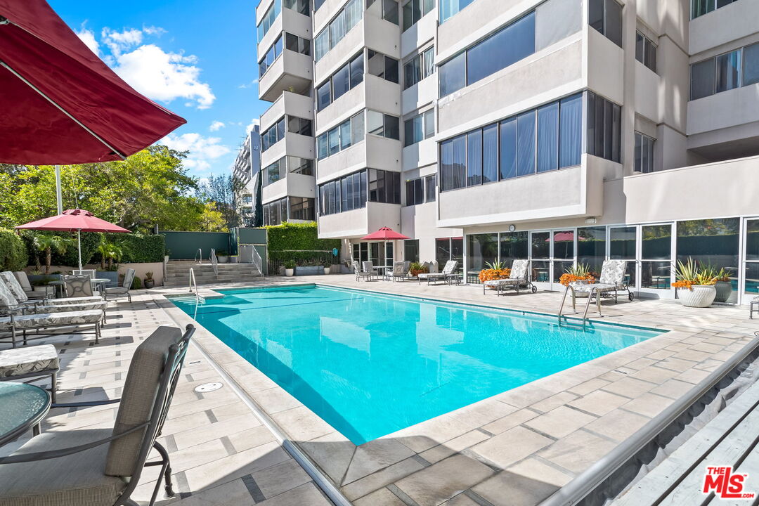 875 Comstock Ave Unit: 4C