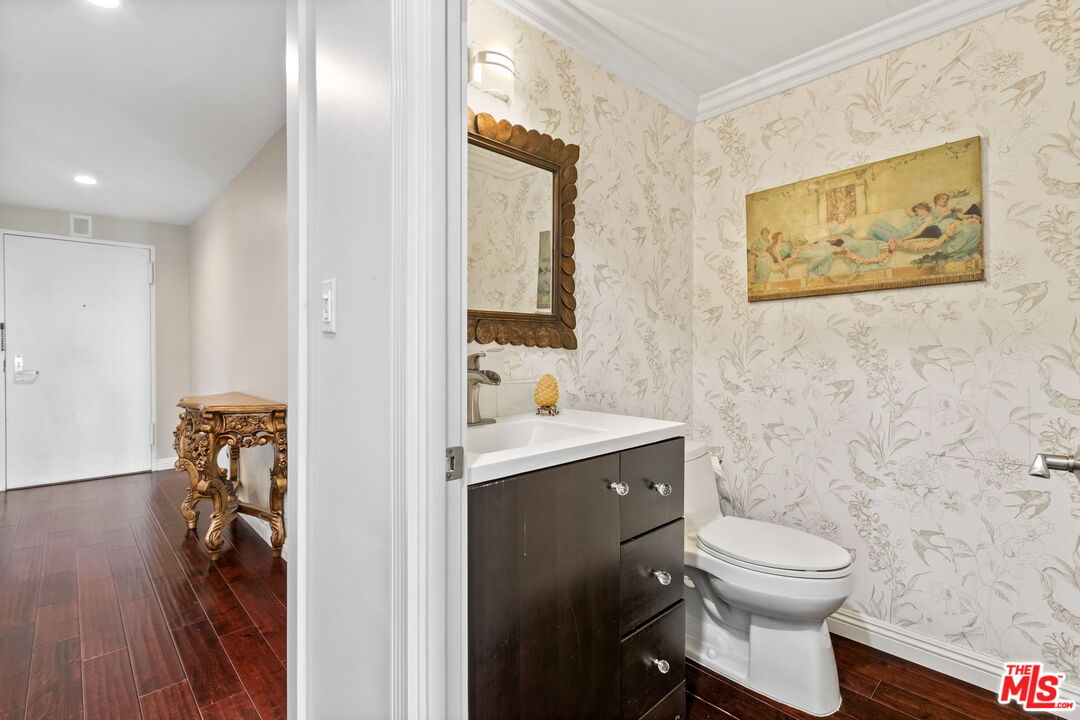 875 Comstock Ave Unit: 4C