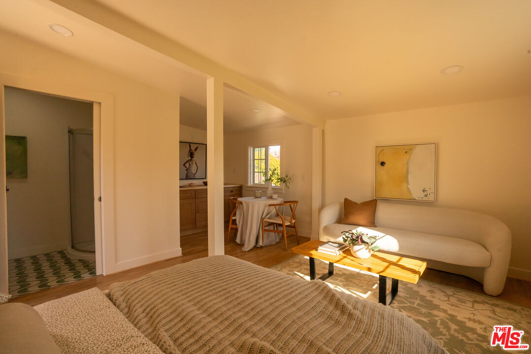 1093 W Kensington Rd