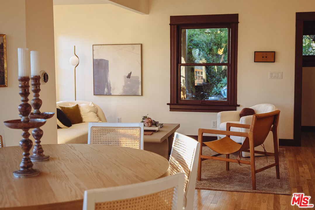 1093 W Kensington Rd