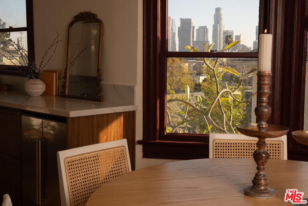 1093 W Kensington Rd