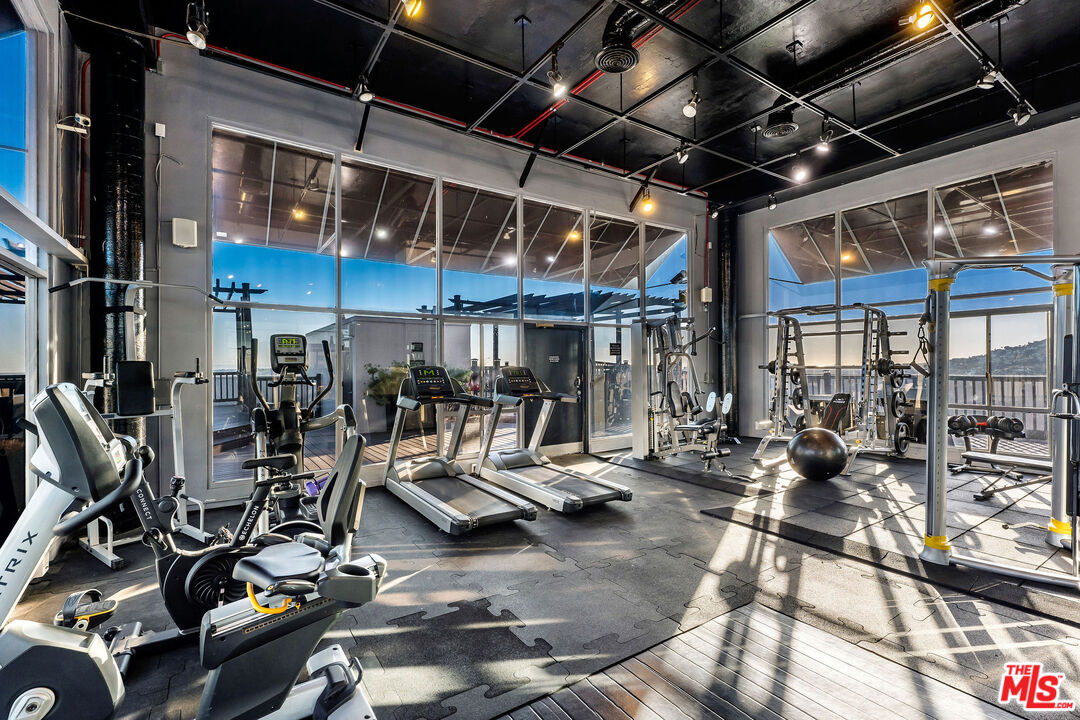 7250 Franklin Ave Unit: 505