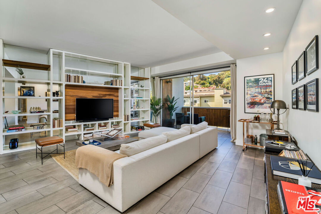 7250 Franklin Ave Unit: 505