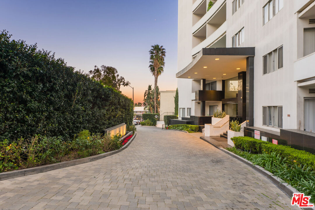 7250 Franklin Ave Unit: 505