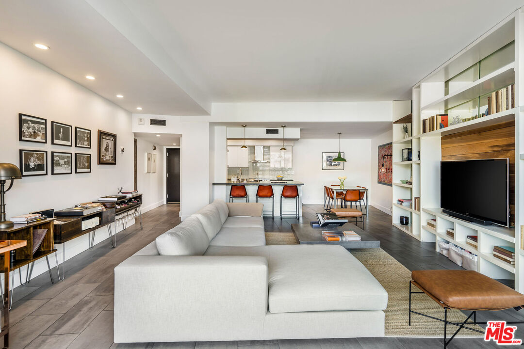 7250 Franklin Ave Unit: 505