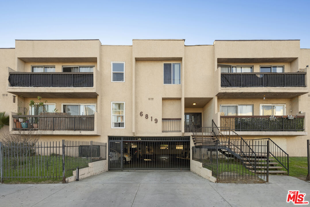 6819 Laurel Canyon Blvd