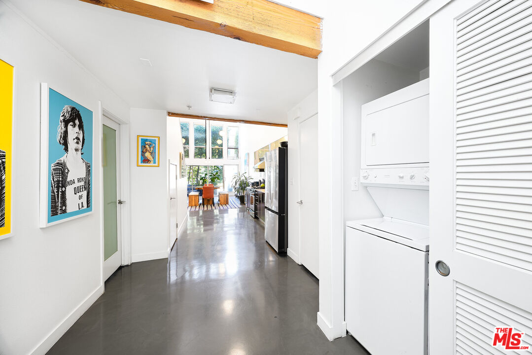 4215 Glencoe Ave Unit: 102