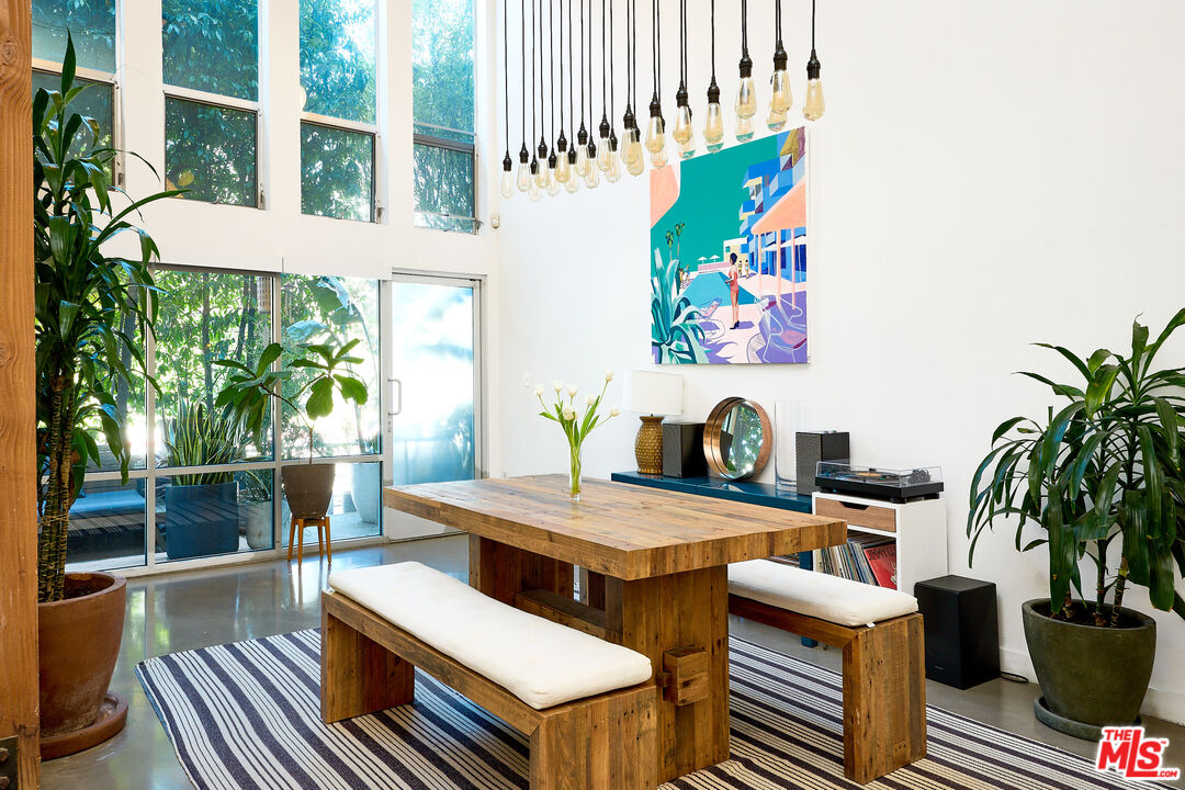 4215 Glencoe Ave Unit: 102