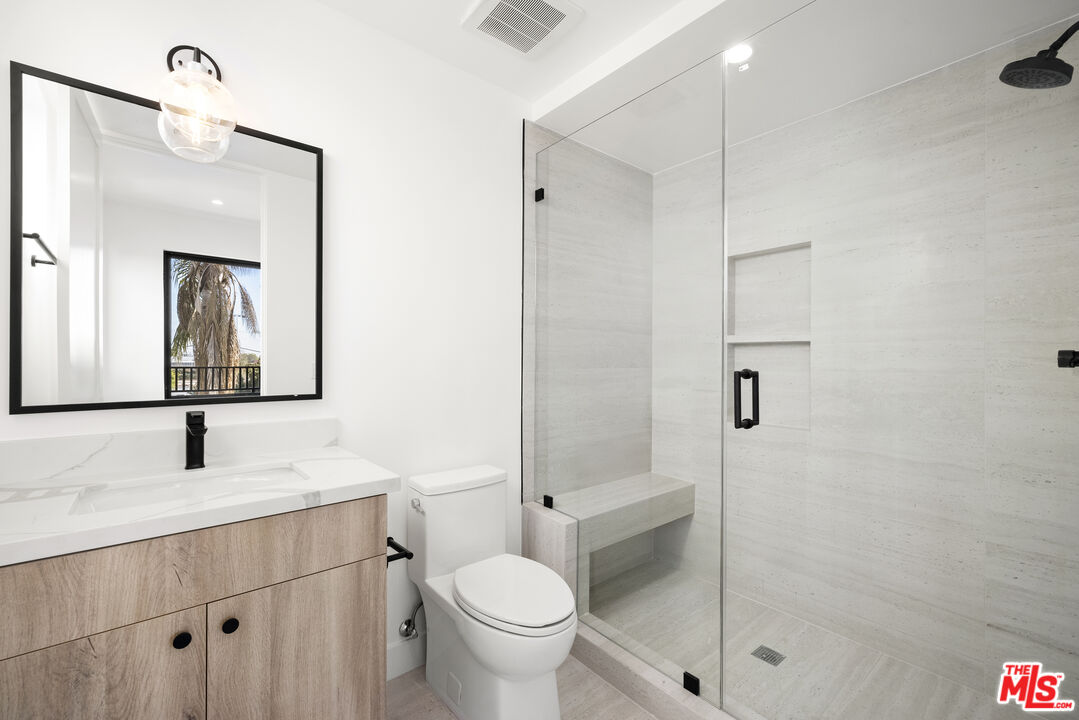 3856 Beethoven St Unit: 1/2