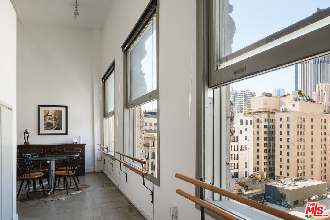 424 S Broadway