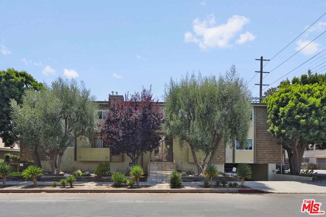 1605 Armacost Ave Unit: 101