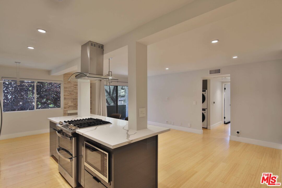 1605 Armacost Ave Unit: 101