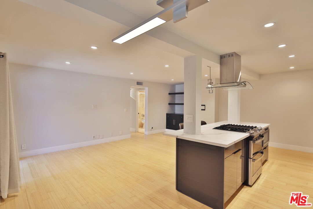 1605 Armacost Ave Unit: 101