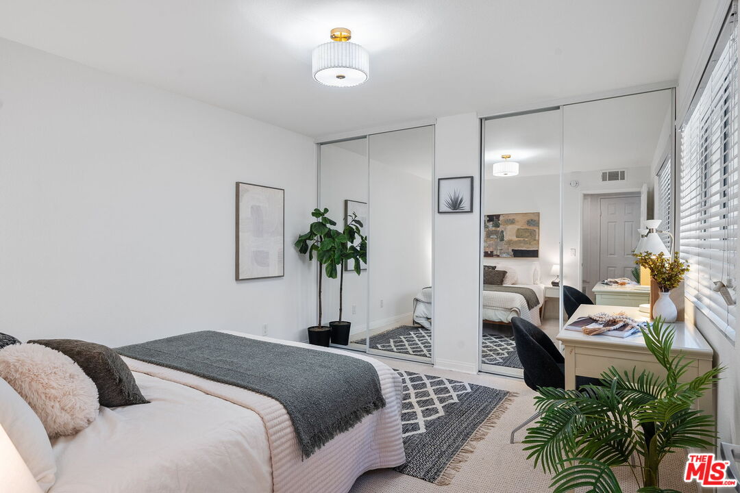 21550 Burbank Blvd Unit: 207