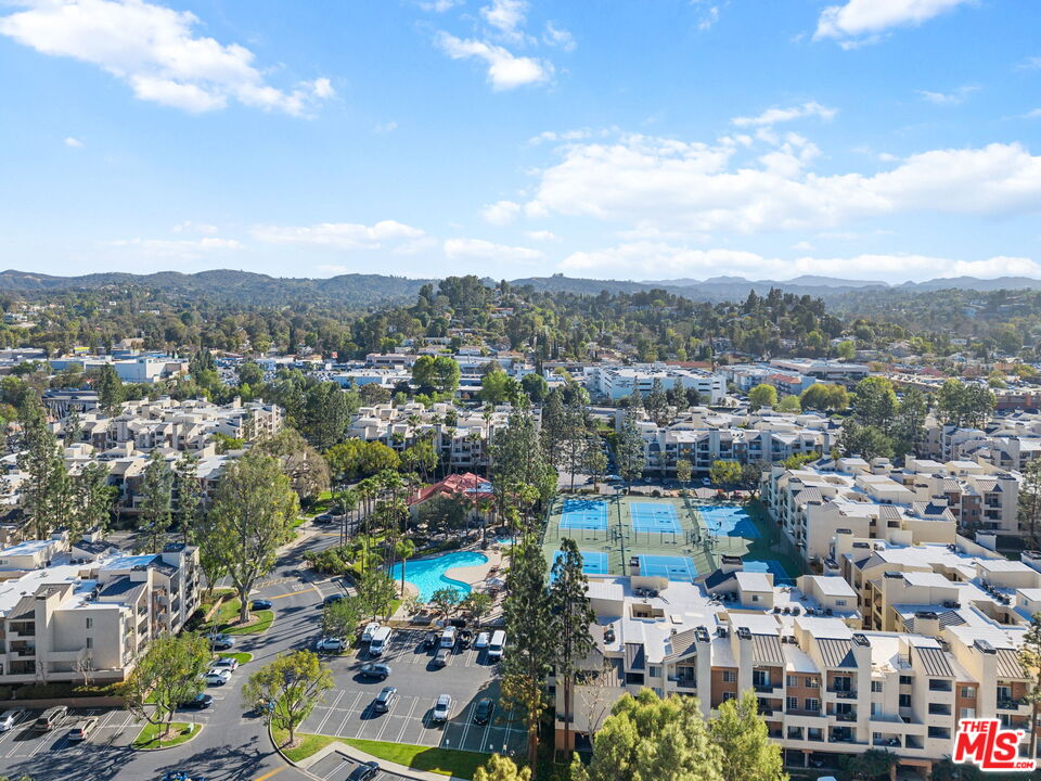 21550 Burbank Blvd Unit: 207