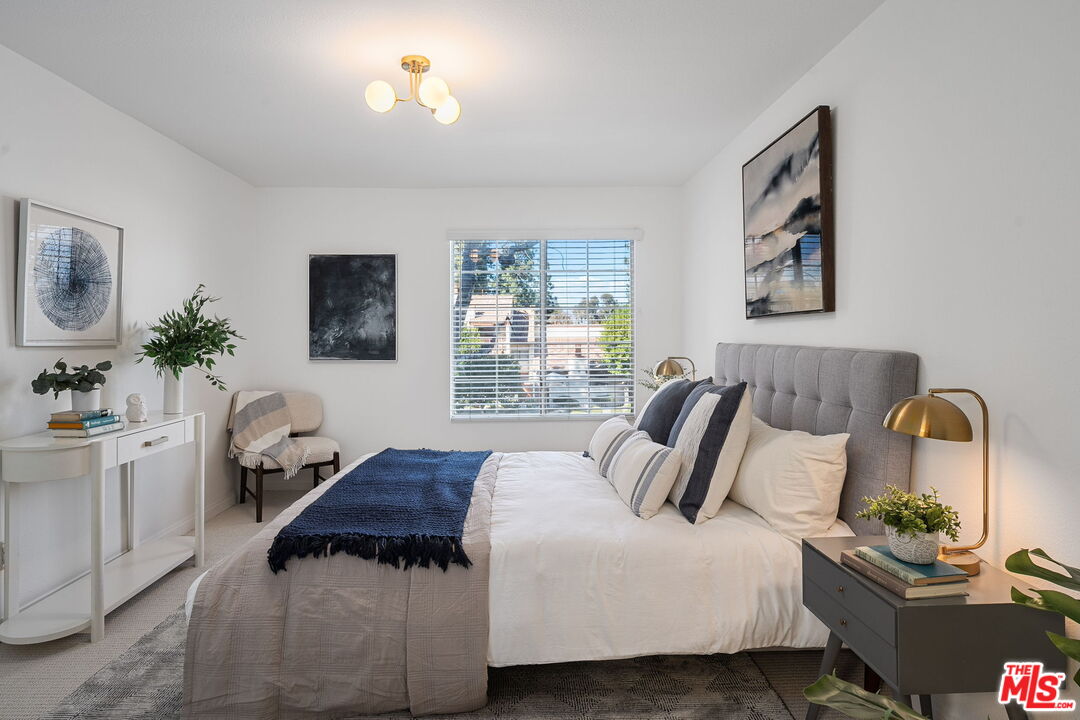 21550 Burbank Blvd Unit: 207