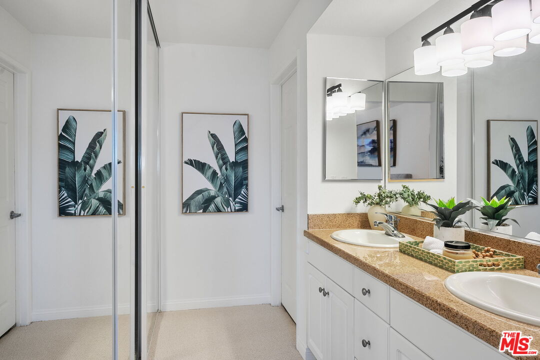 21550 Burbank Blvd Unit: 207