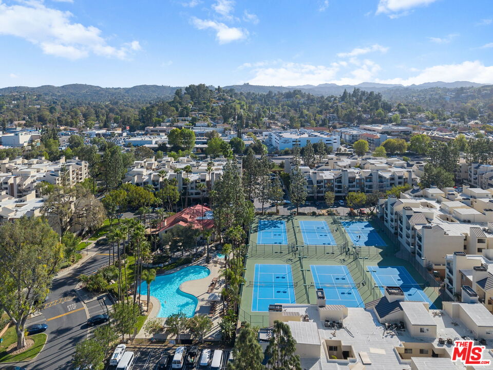 21550 Burbank Blvd Unit: 207