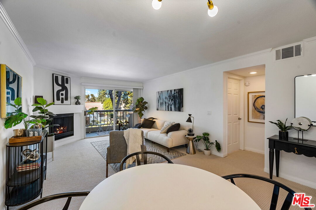 21550 Burbank Blvd Unit: 207