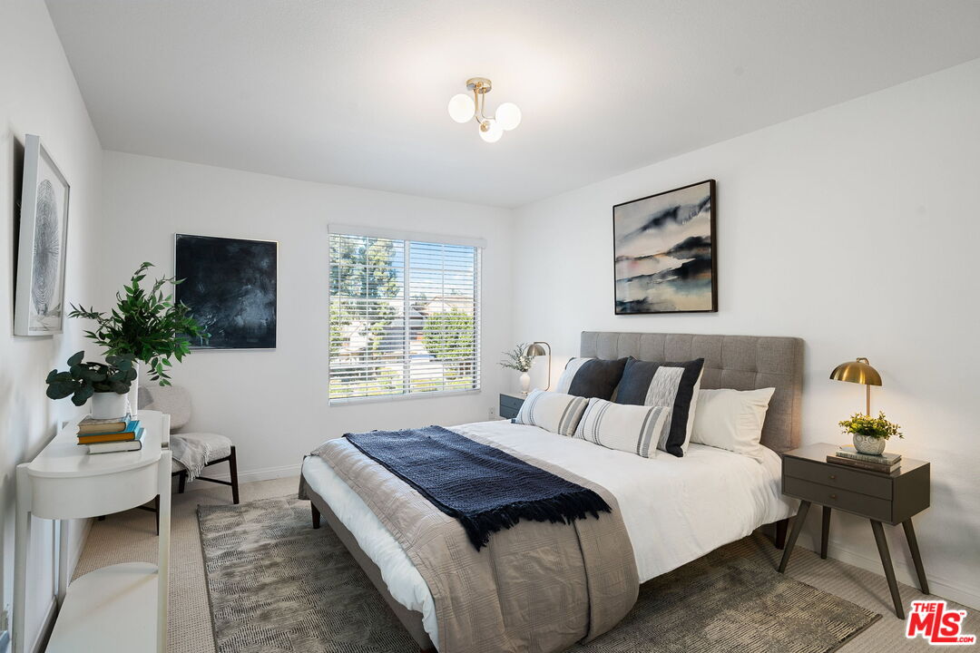 21550 Burbank Blvd Unit: 207