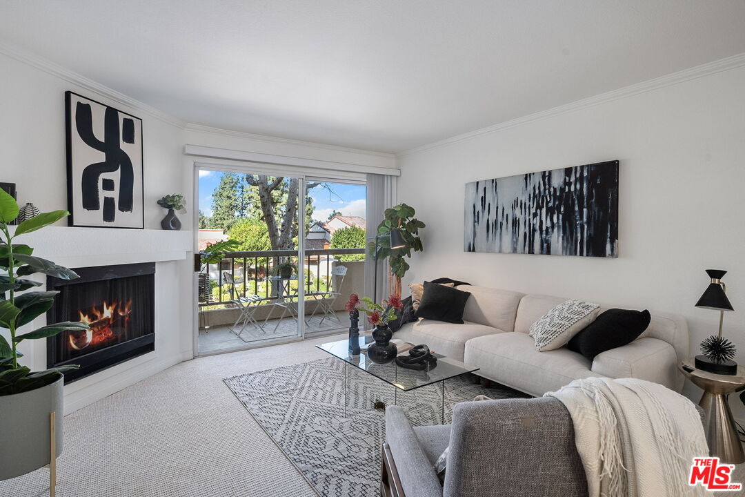 21550 Burbank Blvd Unit: 207