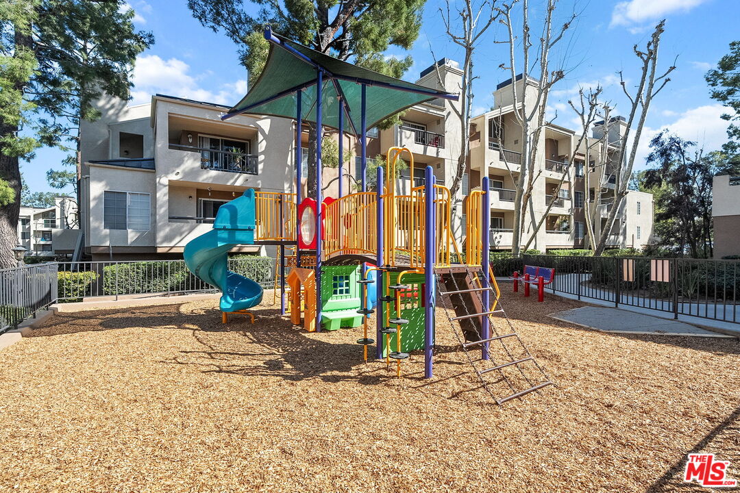 21550 Burbank Blvd Unit: 207