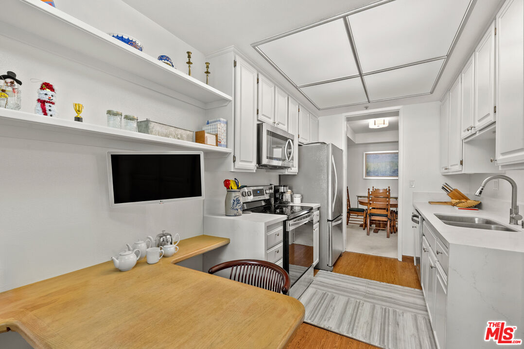 2102 Century Park Ln Unit: 215