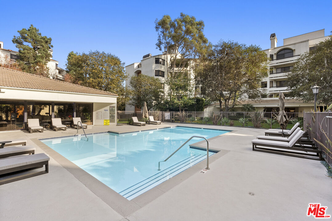 2102 Century Park Ln Unit: 215