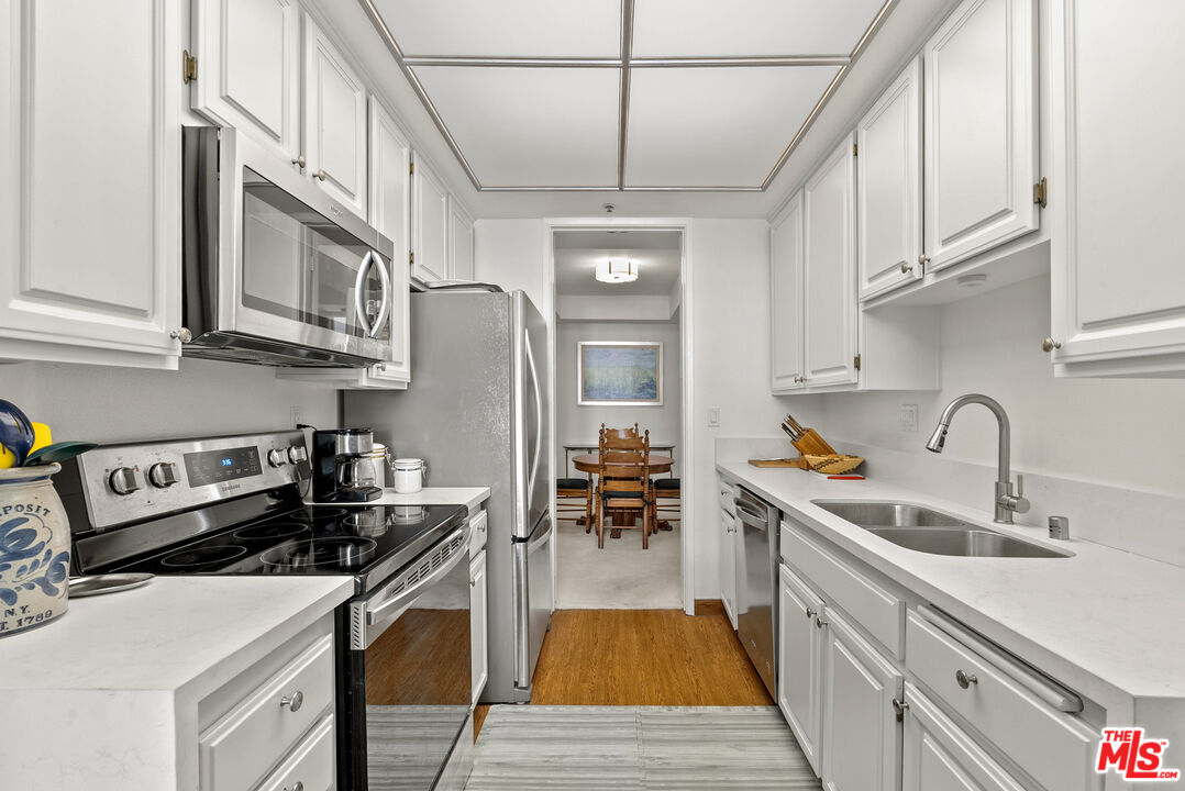 2102 Century Park Ln Unit: 215