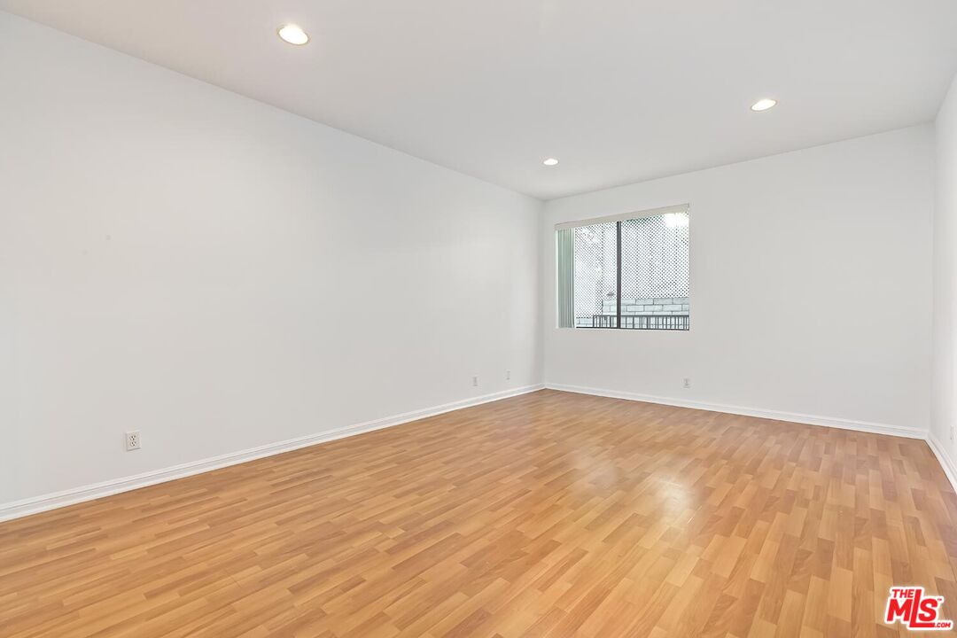 10475 Eastborne Ave Unit: 107