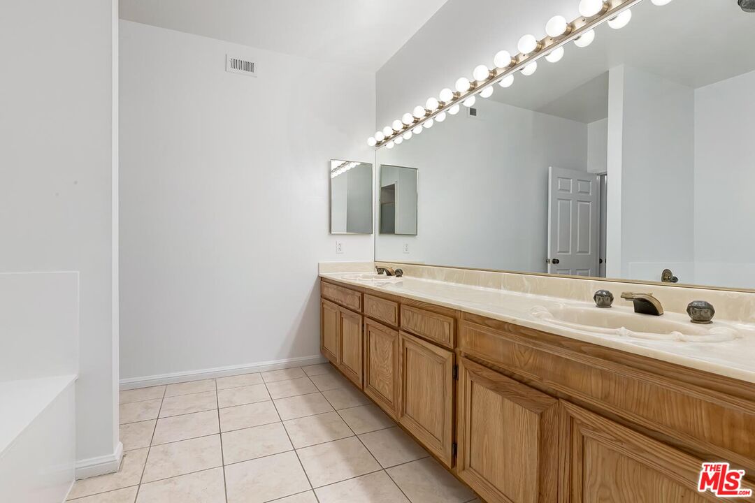 10475 Eastborne Ave Unit: 107