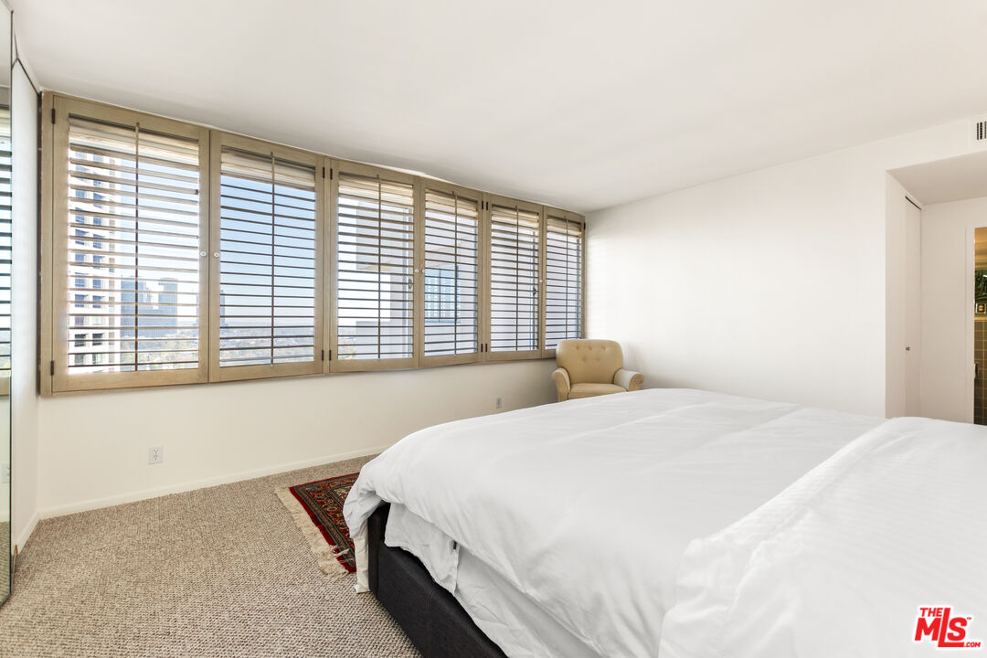 875 Comstock Ave Unit: 14B