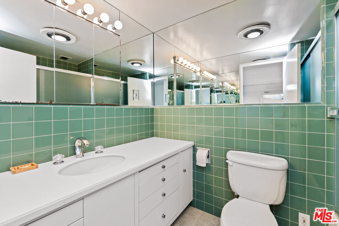 875 Comstock Ave Unit: 14B