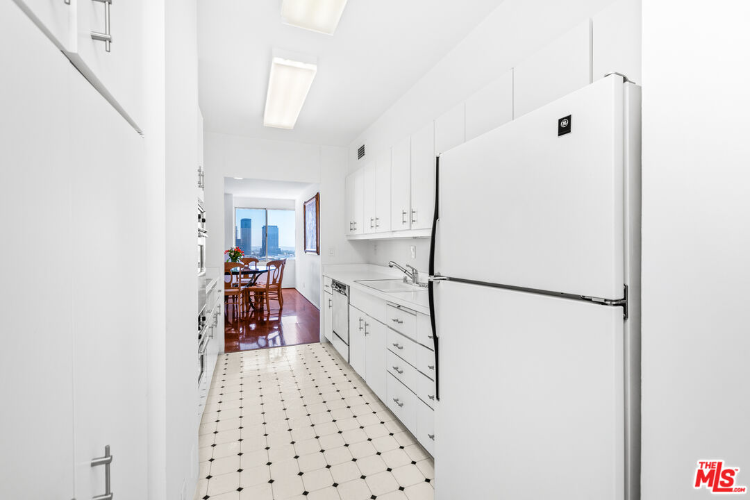 875 Comstock Ave Unit: 14B