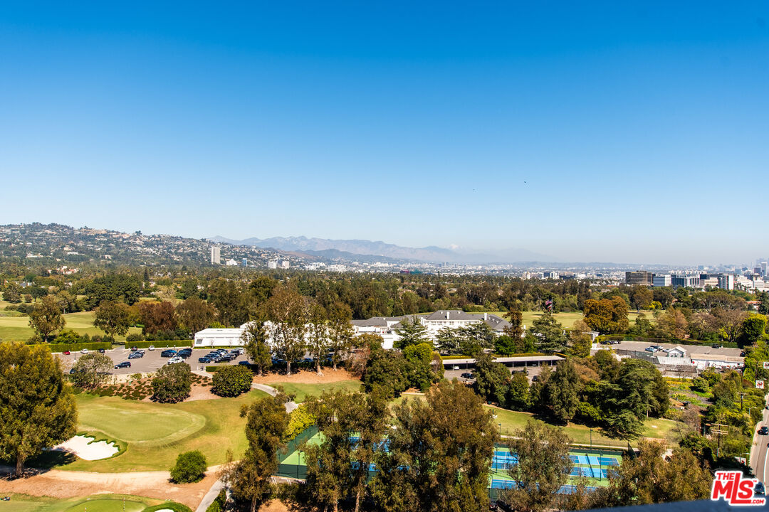 875 Comstock Ave Unit: 14B