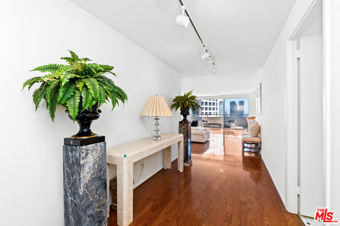 875 Comstock Ave Unit: 14B