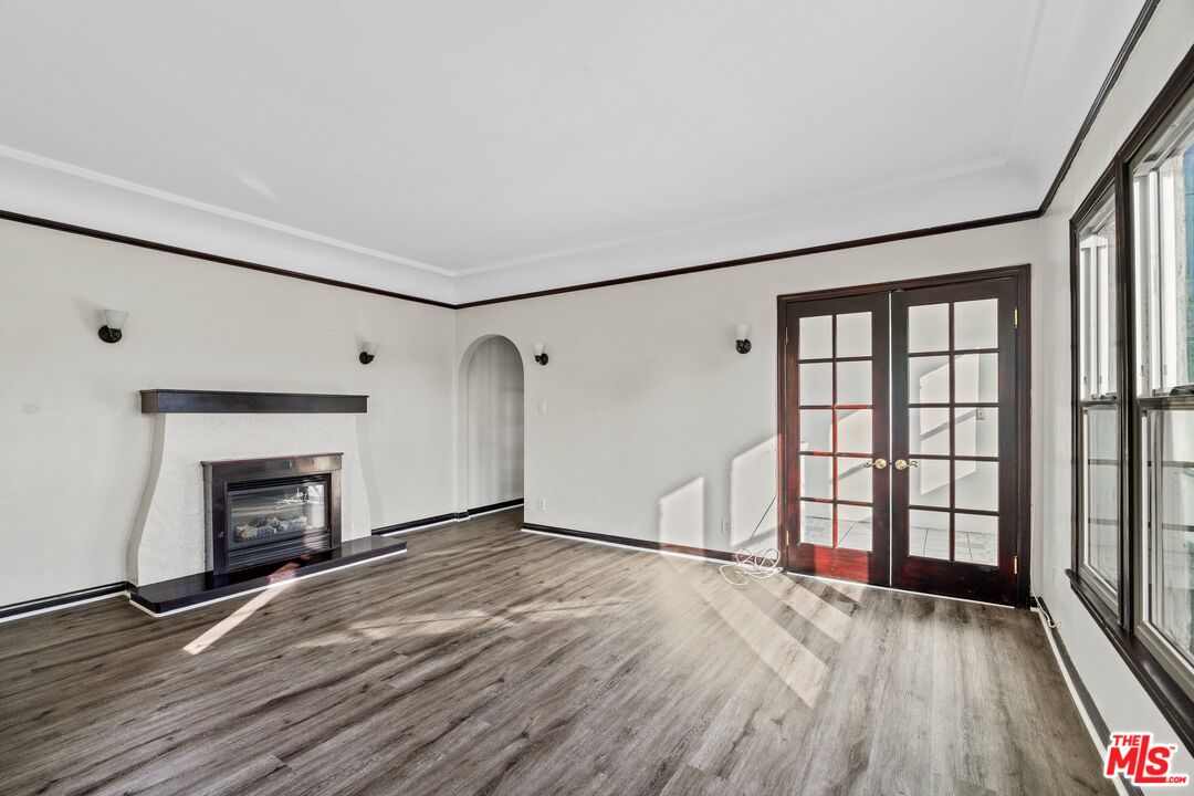 4234 8th Ave Unit: 203