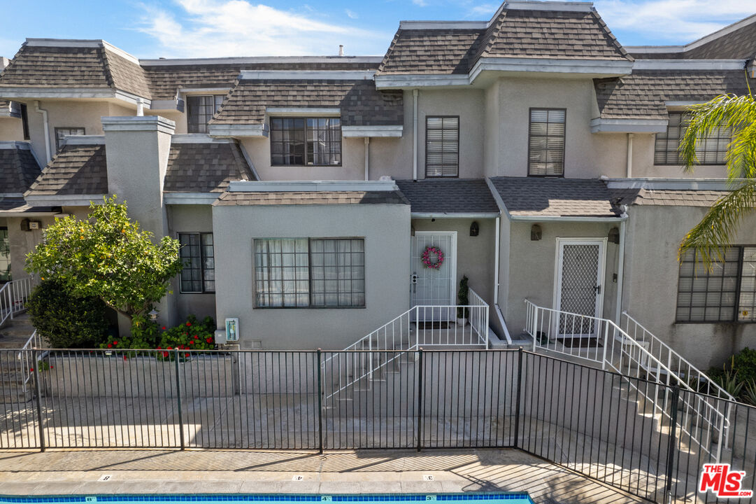 14500 Van Nuys Blvd Unit: 46