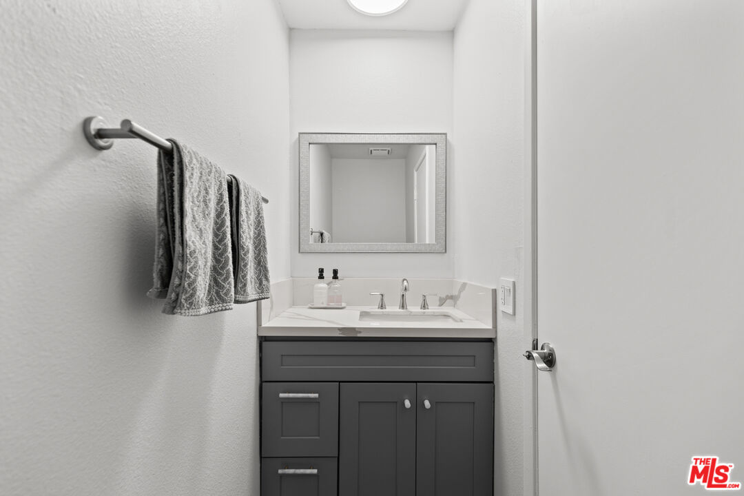 14500 Van Nuys Blvd Unit: 46