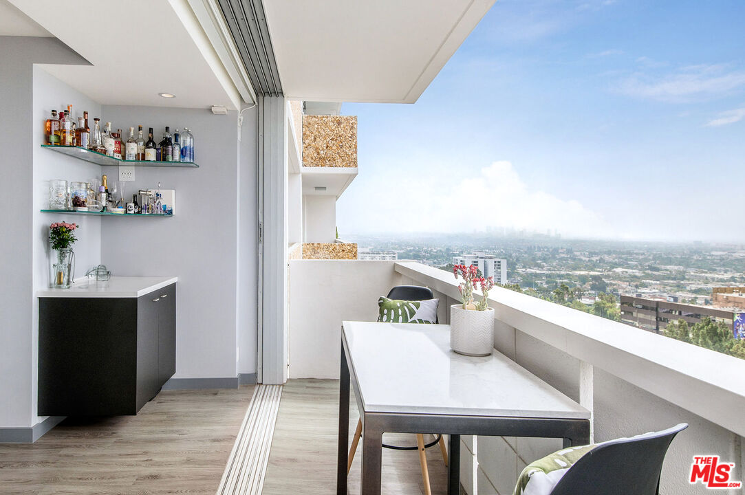 8787 Shoreham Dr Unit: 1110