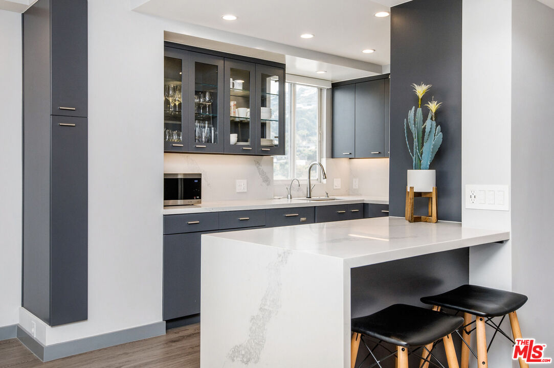 8787 Shoreham Dr Unit: 1110