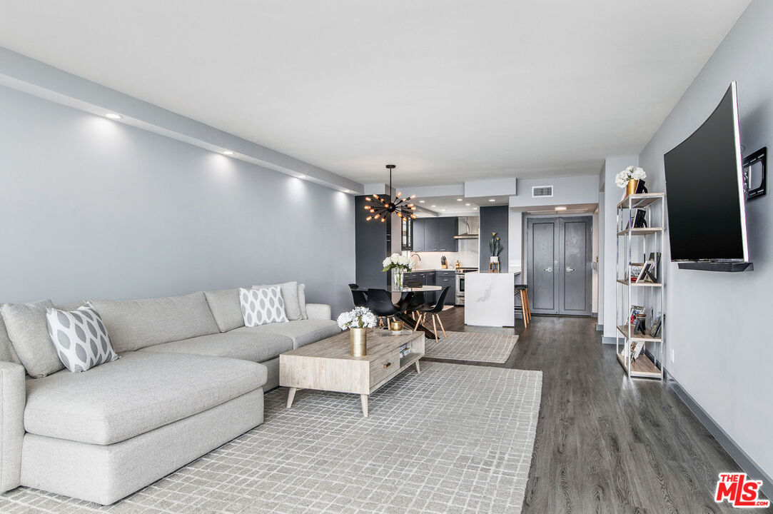 8787 Shoreham Dr Unit: 1110