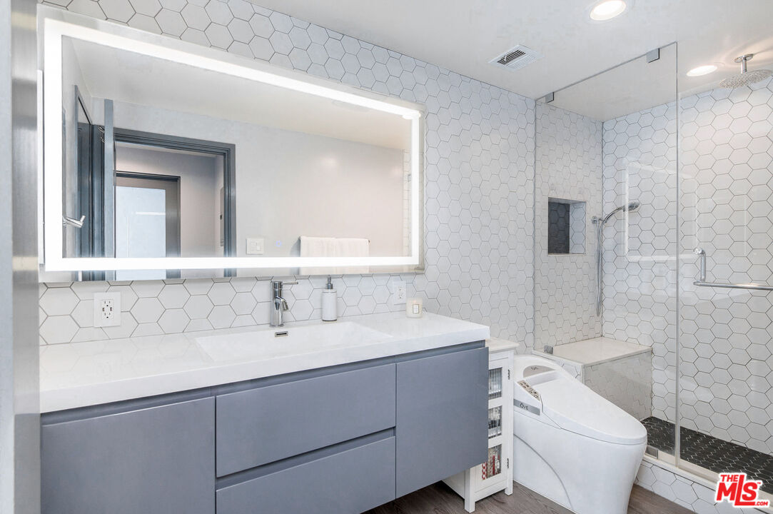 8787 Shoreham Dr Unit: 1110