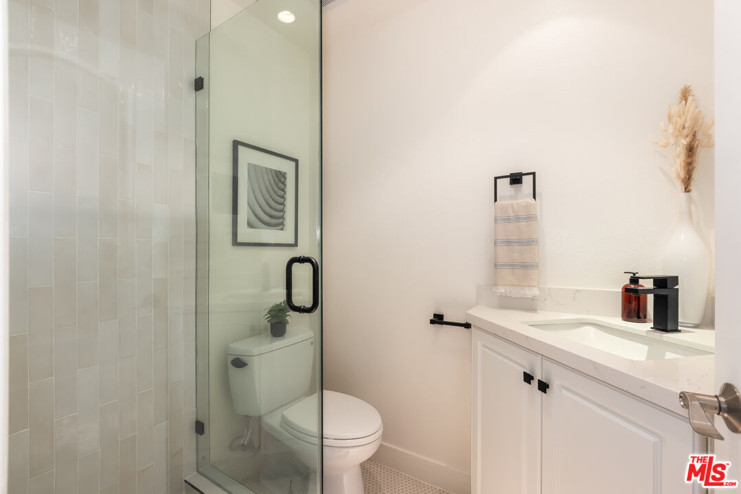 222 7th St Unit: 112