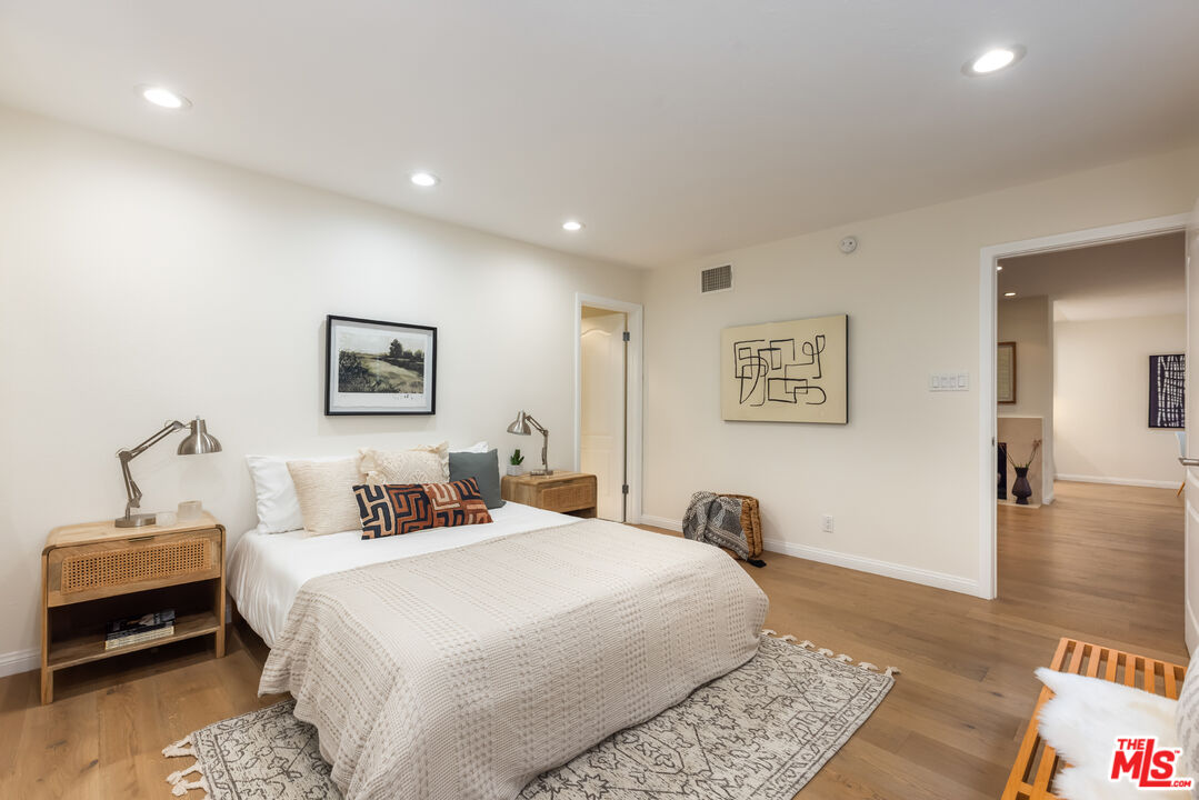 222 7th St Unit: 112