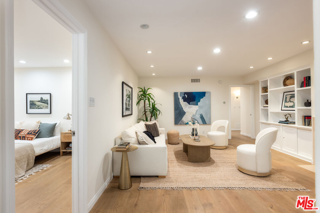 222 7th St Unit: 112