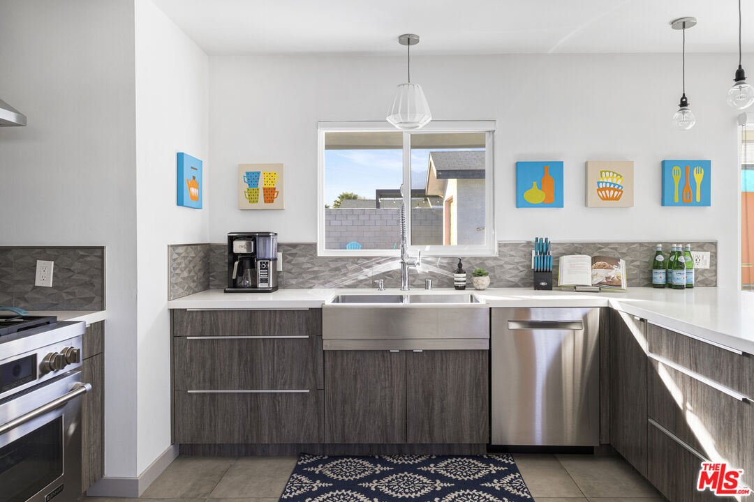 2393 N San Clemente Rd