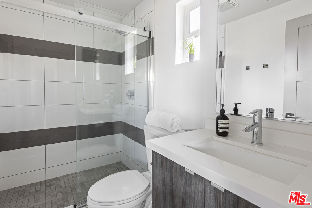 2393 N San Clemente Rd