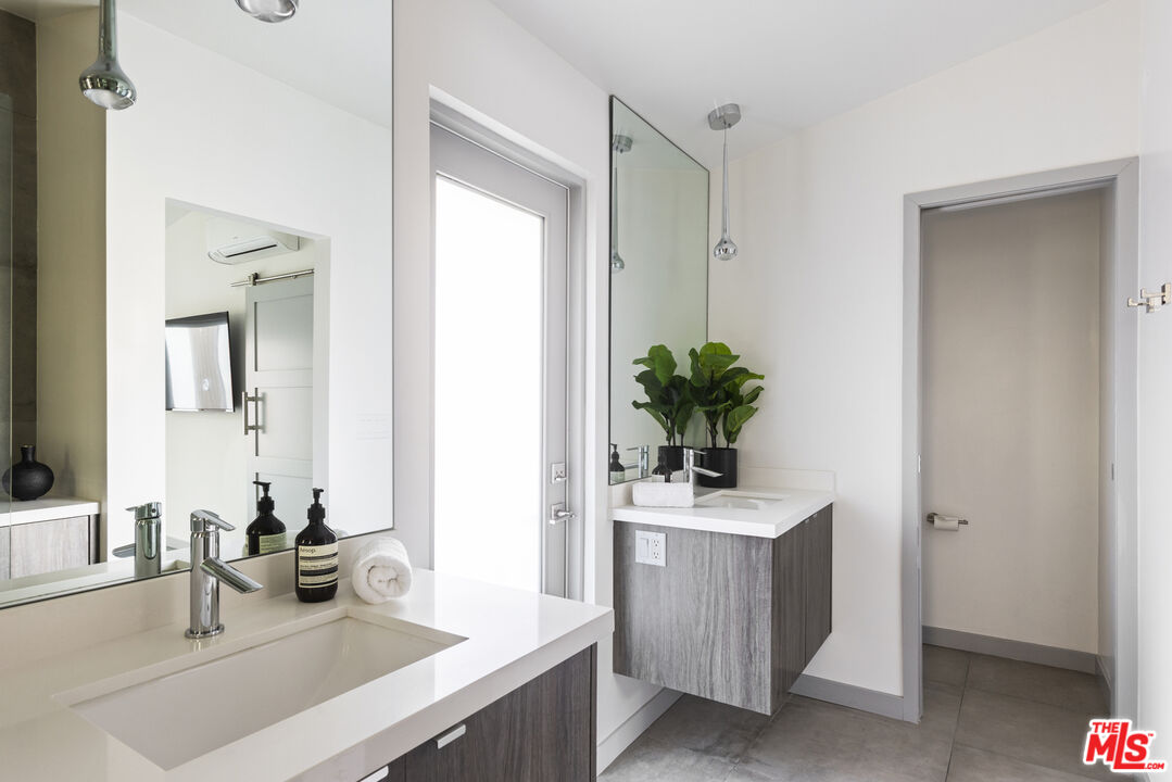 2393 N San Clemente Rd