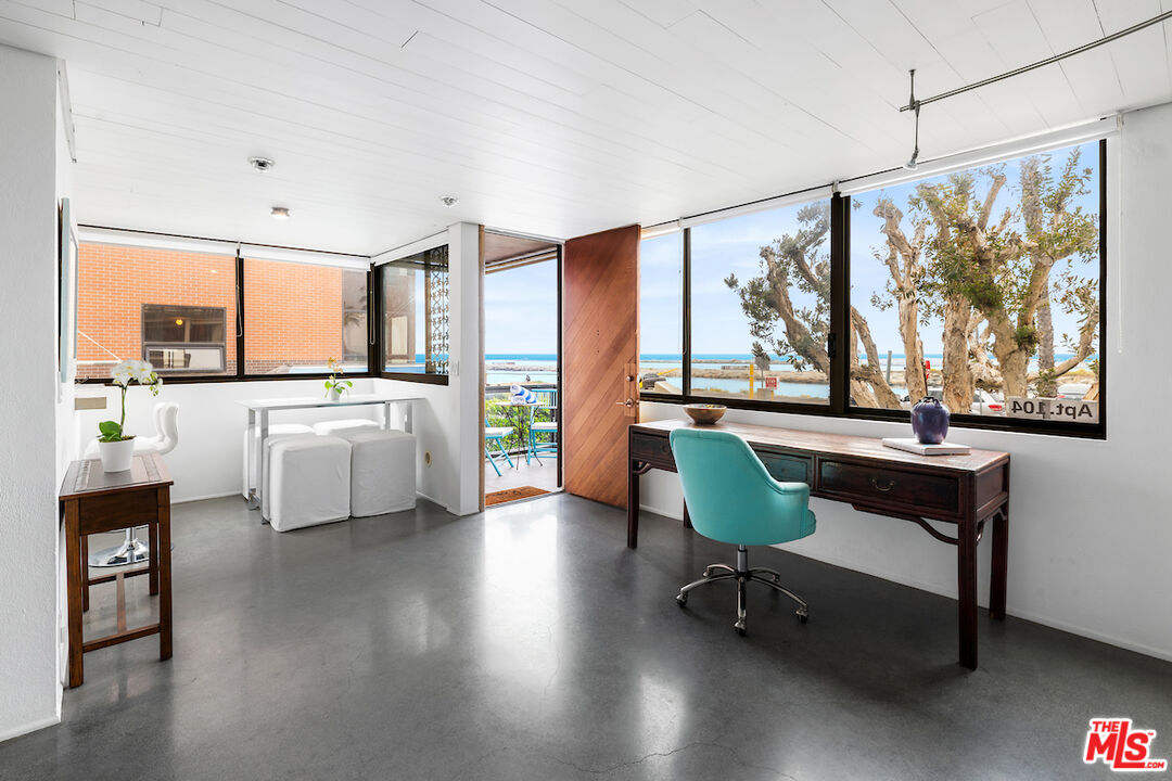 6209 Pacific Ave Unit: 104